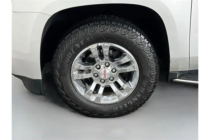 $16975 : GMC Yukon XL 2016 4x4 SLE 4d image 10