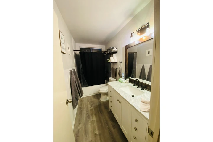 $1100 : Se renta cuarto en Rialto,CA image 2