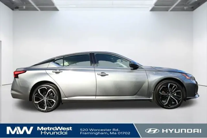 $22798 : Nissan Altima 2023 AWD 2.5 S image 4