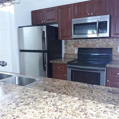 $2600 : #*#HIALEAH - RENT#*# image 3