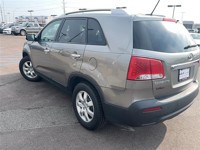 $3970 : 2011 Sorento LX image 5