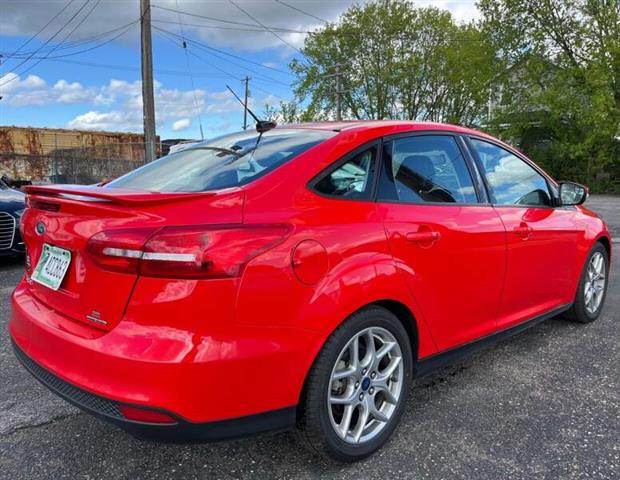 $8500 : 2015 Focus SE image 6