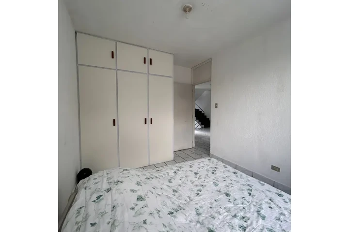 $1 : Casa en Alquiler image 7