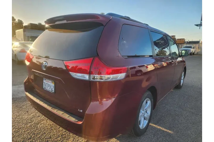 $15599 : 2014 Sienna LE 7-Passenger Au image 8
