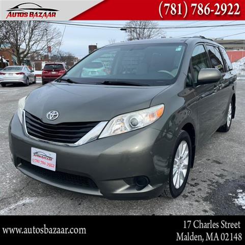 $13900 : Used 2012 Sienna 5dr 7-Pass V image 1