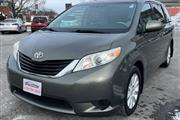 Used 2012 Sienna 5dr 7-Pass V