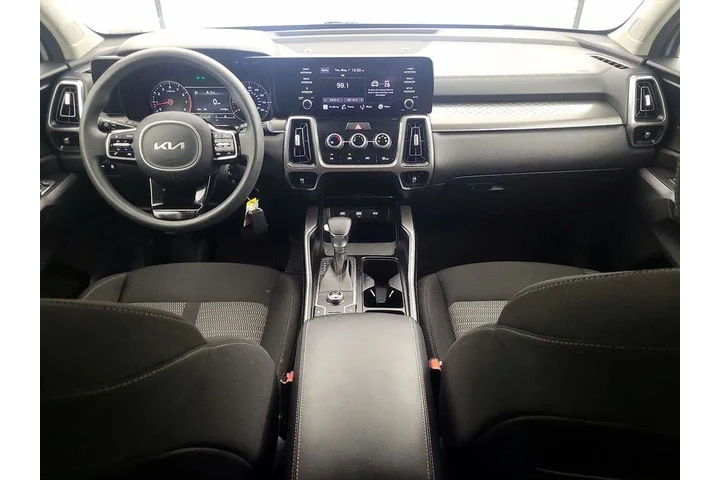 $22998 : Kia Sorento 2023 LX 4dr SUV image 9