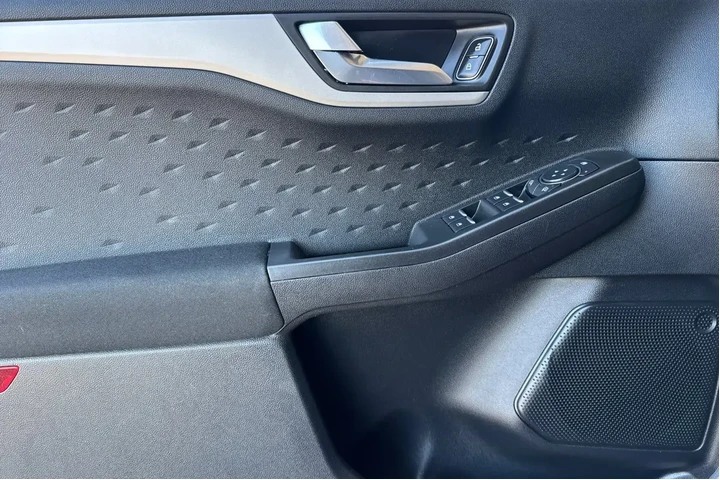 Ford Escape 2020 SE 4dr SUV image 10