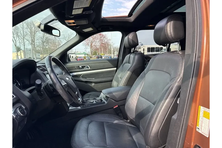 $17995 : Ford Explorer 2017 AWD XLT 4 image 2