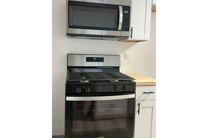 $1200 : Cuarto en renta image 1