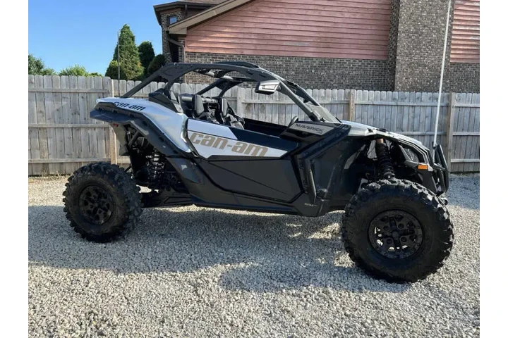$25995 : 2024 Can-Am MAVERICK X3 RS image 1