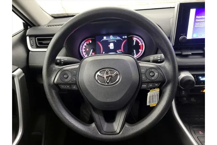 $27998 : Toyota RAV4 2024 AWD LE 4dr image 10