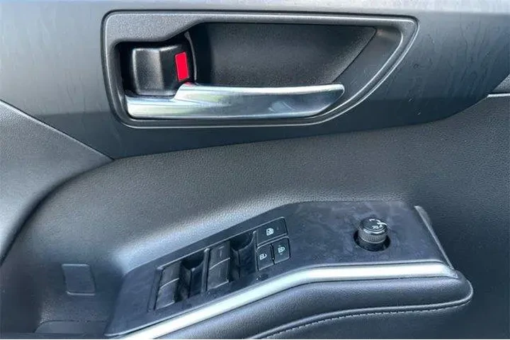 $30063 : Toyota Highlander 2022 XLE 4 image 8