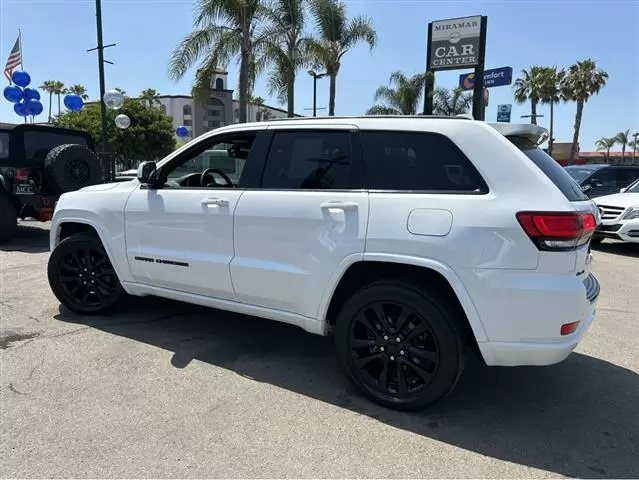 $22997 : 2018 Grand Cherokee Altitude image 4