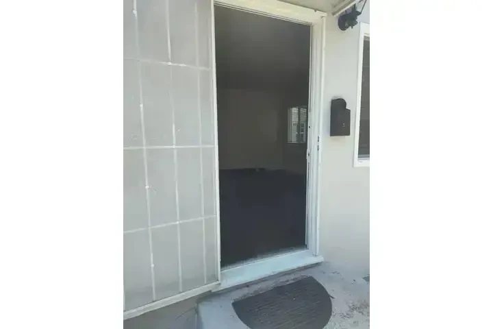 SOUTHGATE RENTO CASAS image 4
