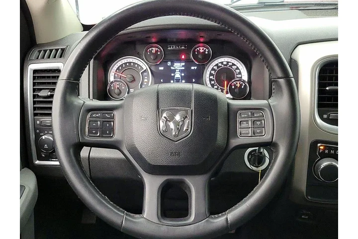 $25998 : Ram 1500 Classic 2019 4x2 Bi image 10