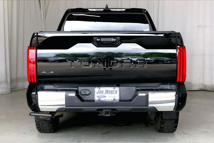 $37992 : Toyota Tundra 2024 4x4 SR5 4 image 3