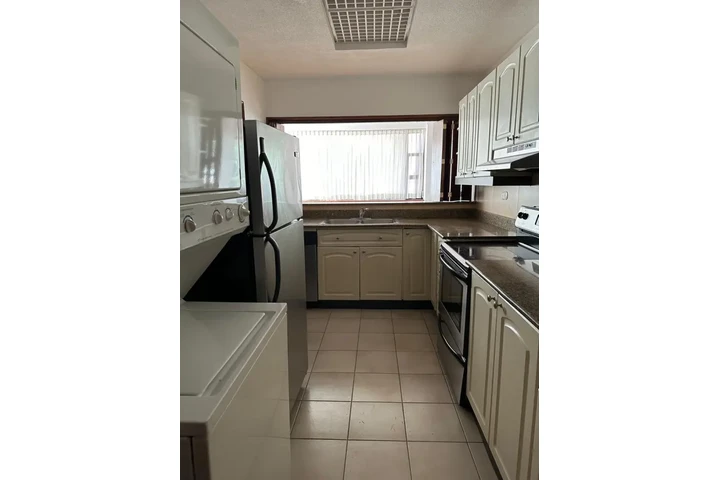 $1100 : Apartamento en Renta en Zona 1 image 4