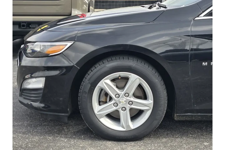 $10991 : Chevrolet Malibu 2019 LS 4dr image 9