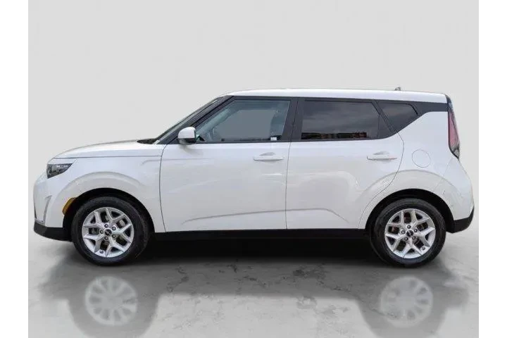 $17500 : Kia Soul 2023 S 4dr Crossove image 10
