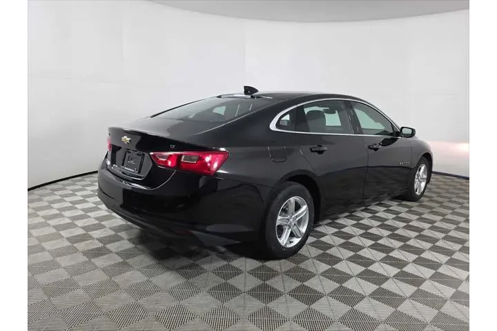 $19665 : Chevrolet Malibu 2024 LT 4dr image 8