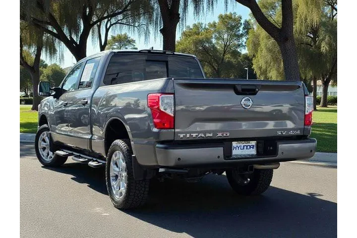 $31700 : Nissan Titan XD 2022 4x4 SV image 7