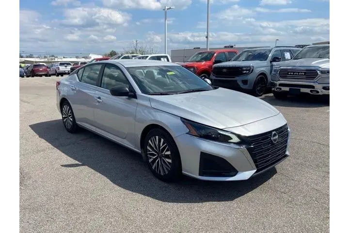 $21897 : Nissan Altima 2024 2.5 SV 4d image 2