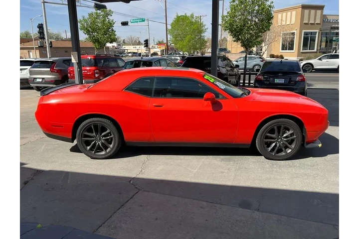 2023 Challenger GT AWD image 4
