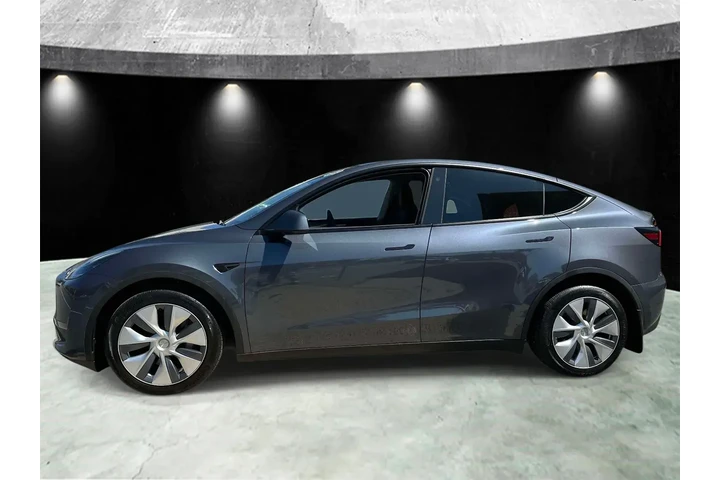 $31705 : Tesla Model Y 2023 AWD Long image 6