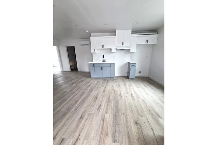 $1525 : Beautiful 1bed/1bath Apt in LA image 3