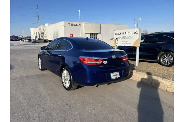 $7490 : 2013 Verano Convenience Group image 4