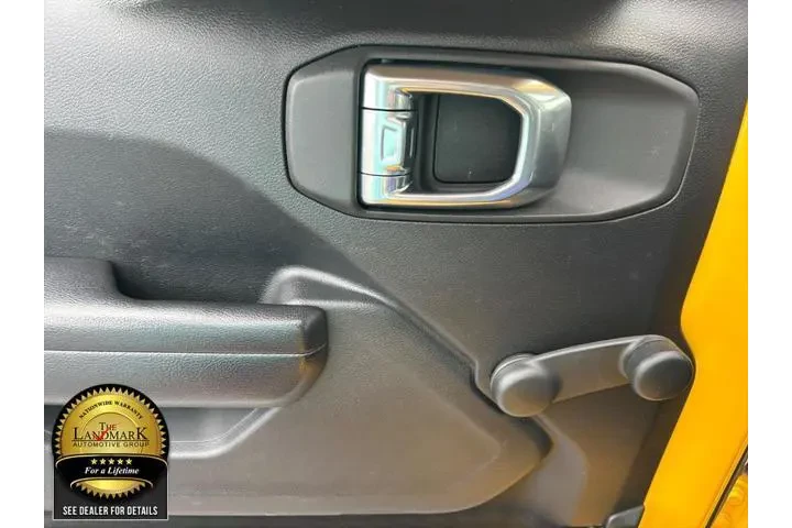 $29998 : Jeep Wrangler Unlimited 2021 image 8