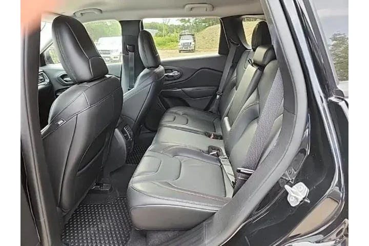 Jeep Cherokee 2021 4x4 Trail image 8