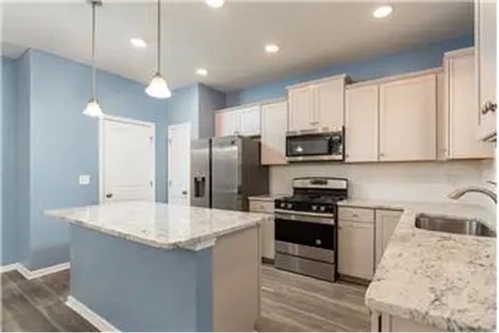 $2600 : Rental property with 4 bedro image 9