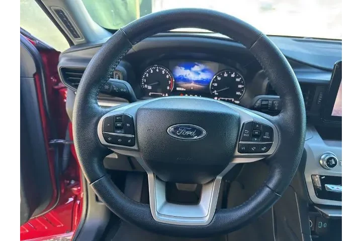 $32842 : Ford Explorer 2024 XLT 4dr S image 9
