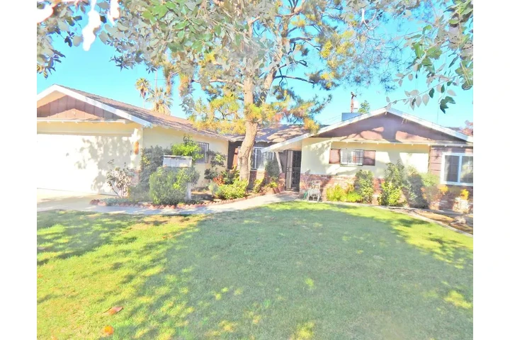 $2195 : Casa de renta image 2