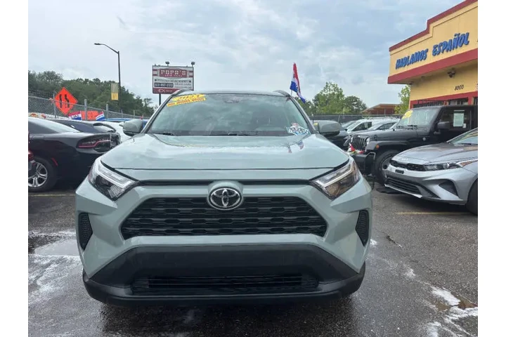 $26995 : 2023 RAV4 XLE image 3