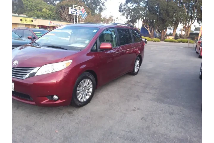 $15999 : 2014 Sienna Limited 7-Passeng image 1
