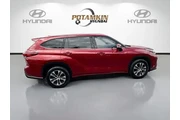 $28158 : Toyota Highlander 2020 XLE 4 thumbnail