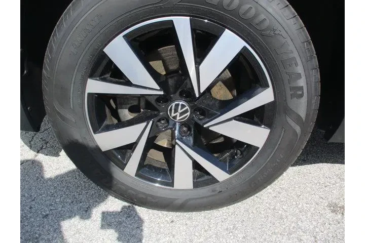 $21795 : Volkswagen Atlas Cross Sport image 9