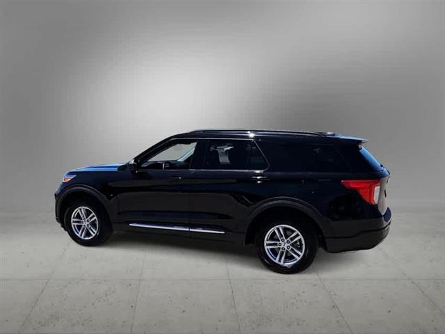 $29955 : Pre-Owned 2021 Ford Explorer image 6