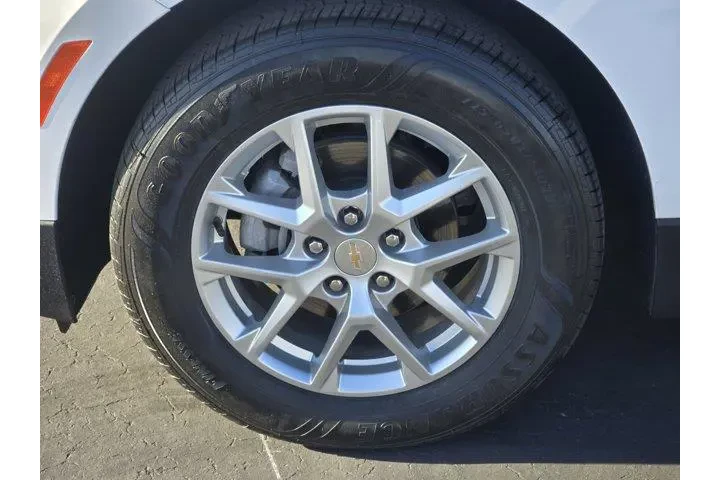 $23991 : Chevrolet Equinox 2024 LS 4d image 9