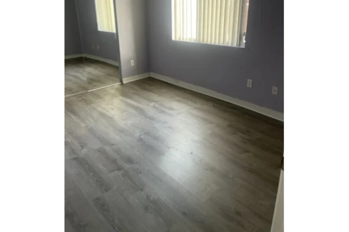 $800 : $ 800 Huntington Park image 3