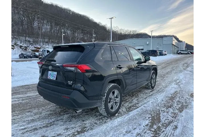 $32509 : Toyota RAV4 2025 AWD XLE 4dr image 9