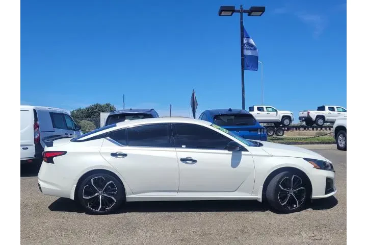 $19200 : Nissan Altima 2023 2.5 SR 4d image 3