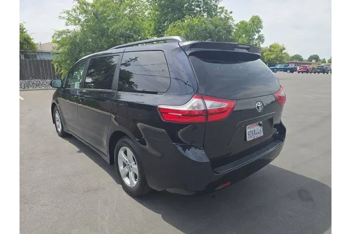 $29995 : Toyota Sienna 2018 LE 7-Pass image 5