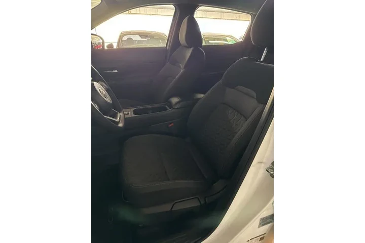 $21499 : Nissan Kicks 2025 SV 4dr Cro image 5