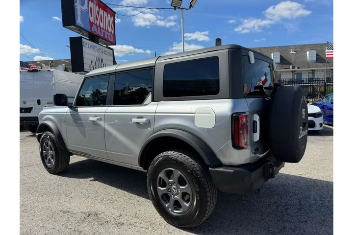 2024 Bronco Big Bend 4-Door image 4