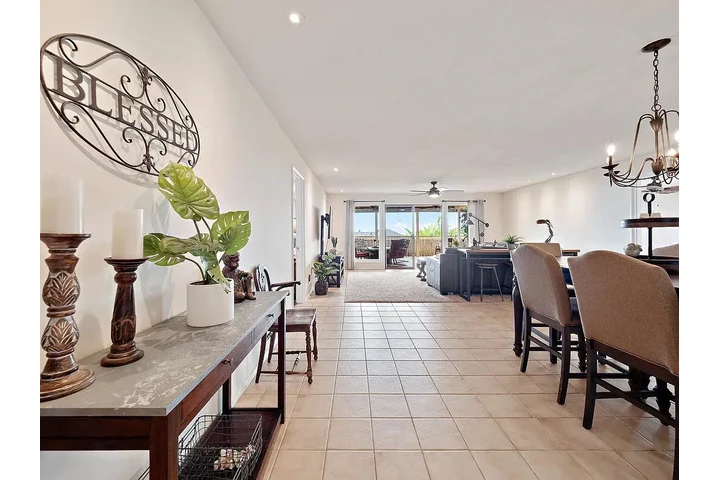 $2400 : Spacious & quiet neighborhood image 4