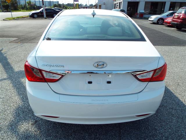 $10995 : 2011 Sonata image 1